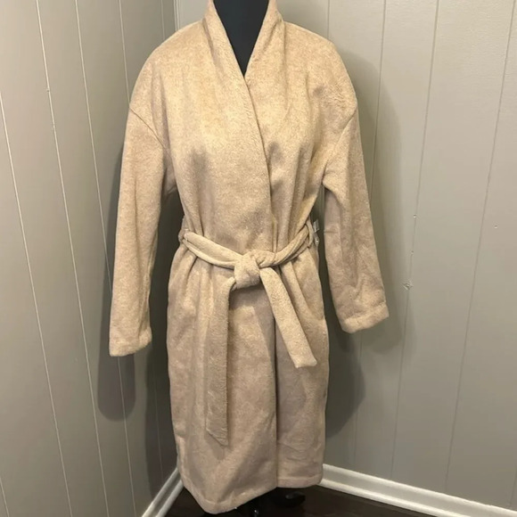 Cyrus tan fuzzy single snap belted coat/duster. Dropped shoulder. New. Medium - Picture 1 of 7